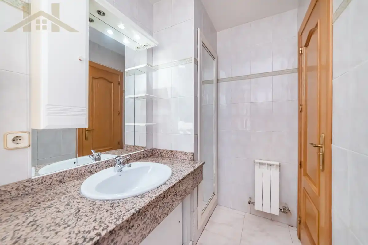 Bathroom of Detached homes for sale in Leganés  with Air Conditioner, Heating and Private garden
