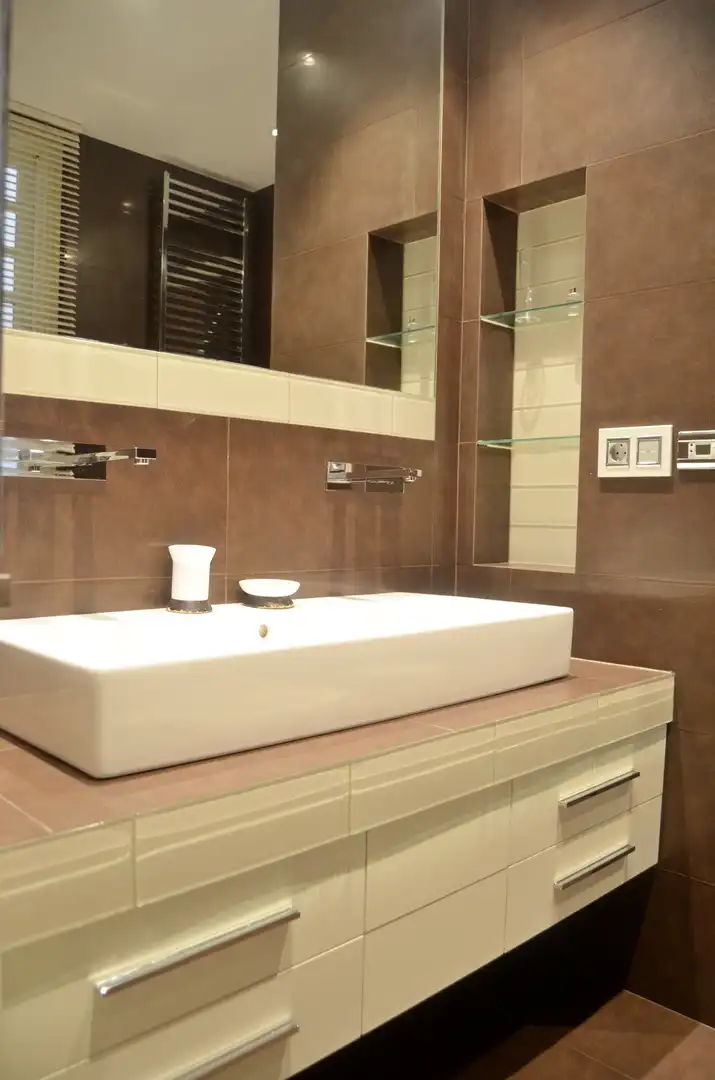 Badezimmer von Wohnung zur Miete in A Coruña Capital  mit Heizung, Parkett und Balkon