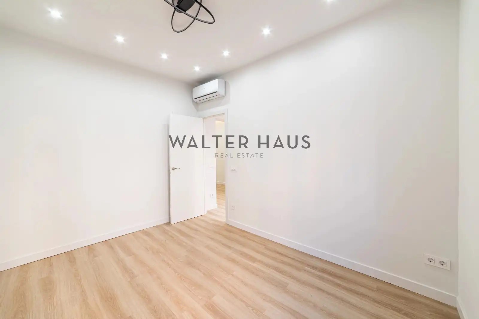 Flat for rent in Madrid  with Air Conditioner, Heating and Storage room