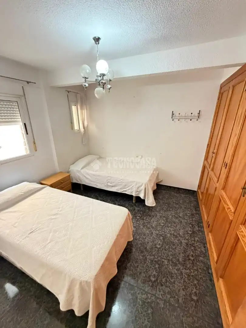 Habitación de Piso en venta en Alicante / Alacant con Balcón