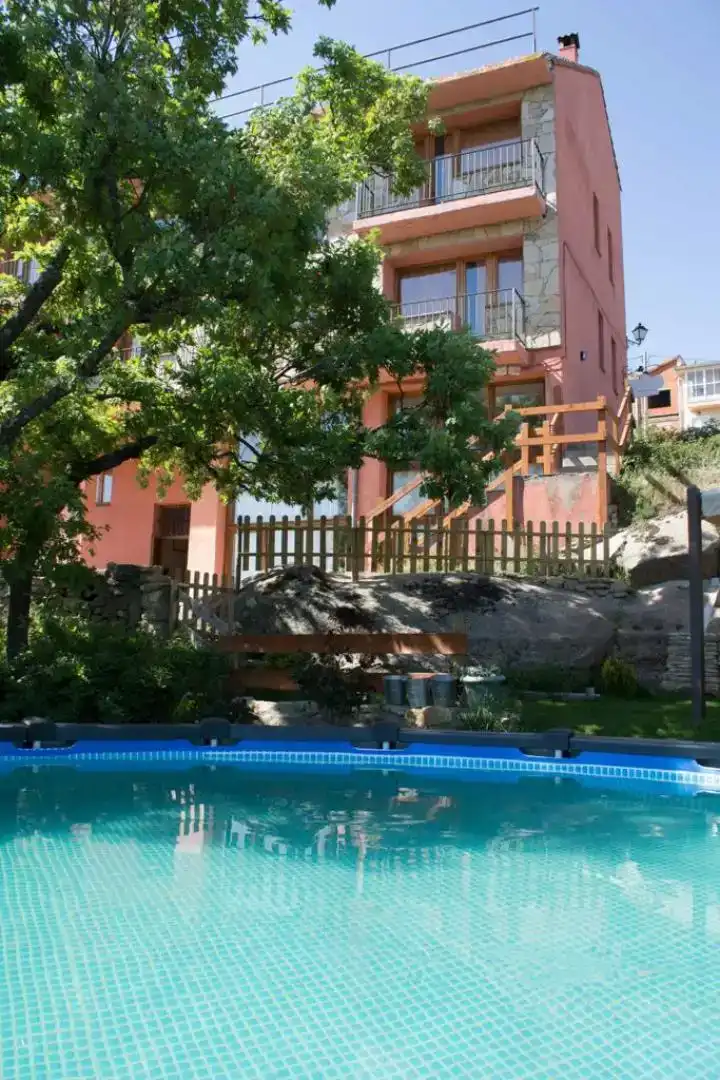 Piscina de Casa o xalet en venda en Hoyocasero