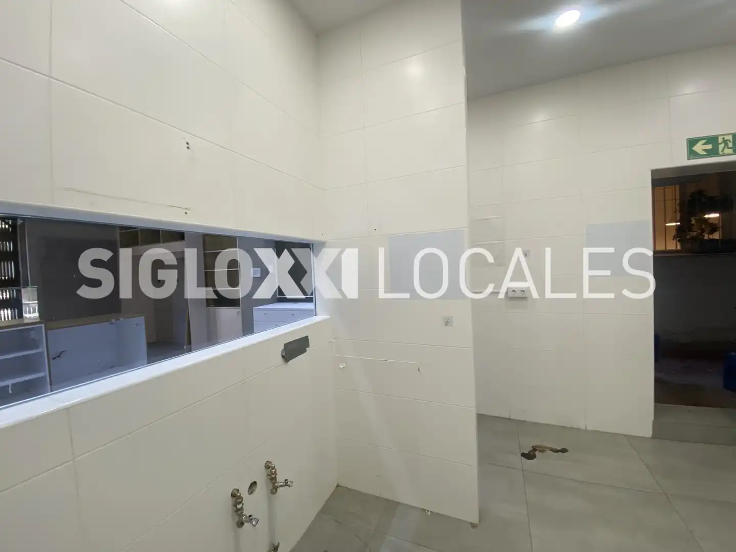 Bany de Local de lloguer en Barcelona amb Aire condicionat