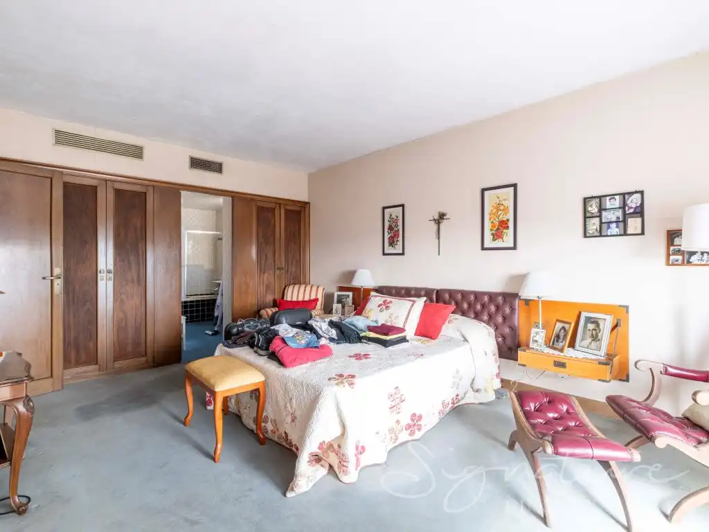Habitación de Edificio en venta en L'Hospitalet de Llobregat
