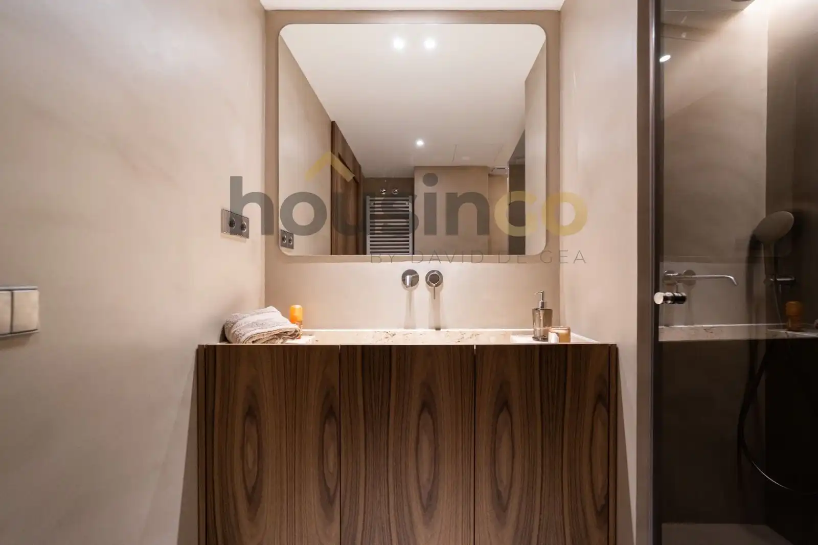 Badezimmer von Wohnung zum Verkauf in Madrid mit Klimaanlage, Heizung und Abstellraum
