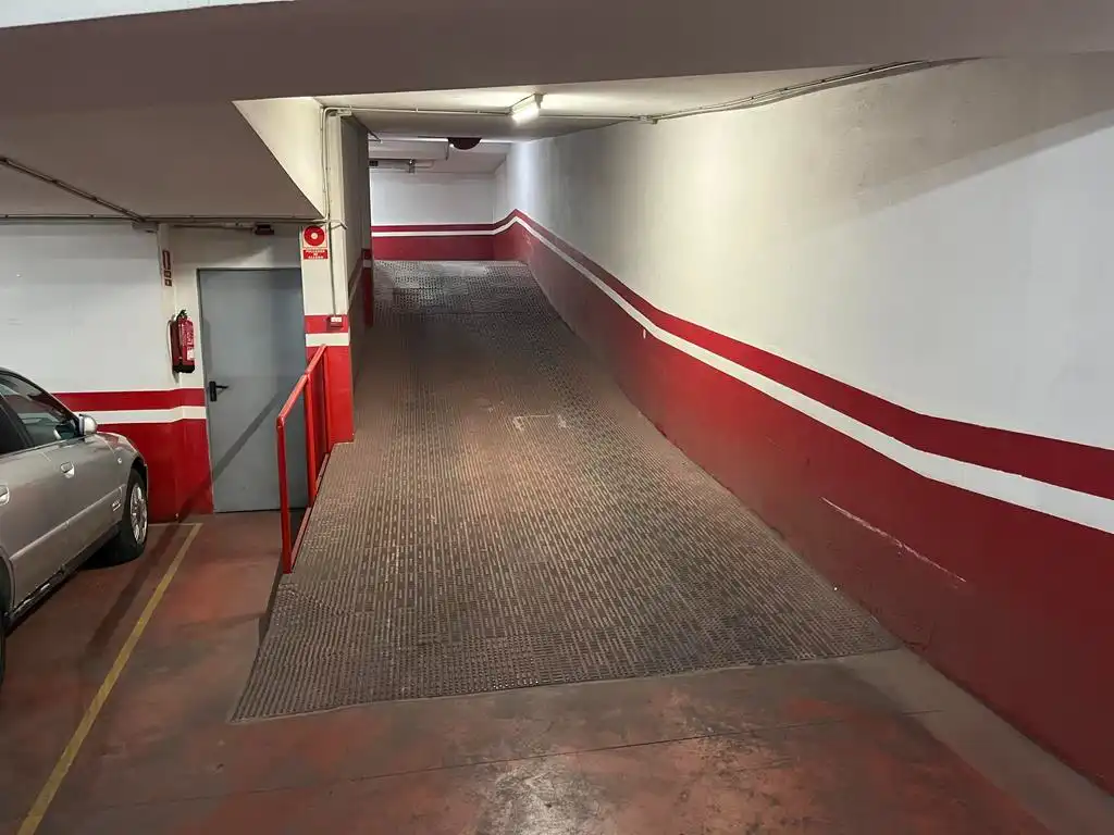 Individual with lift for sale in Calle Nueva 32