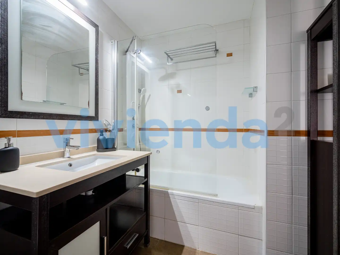 Badezimmer von Wohnung zur Miete in Madrid mit Klimaanlage und Heizung