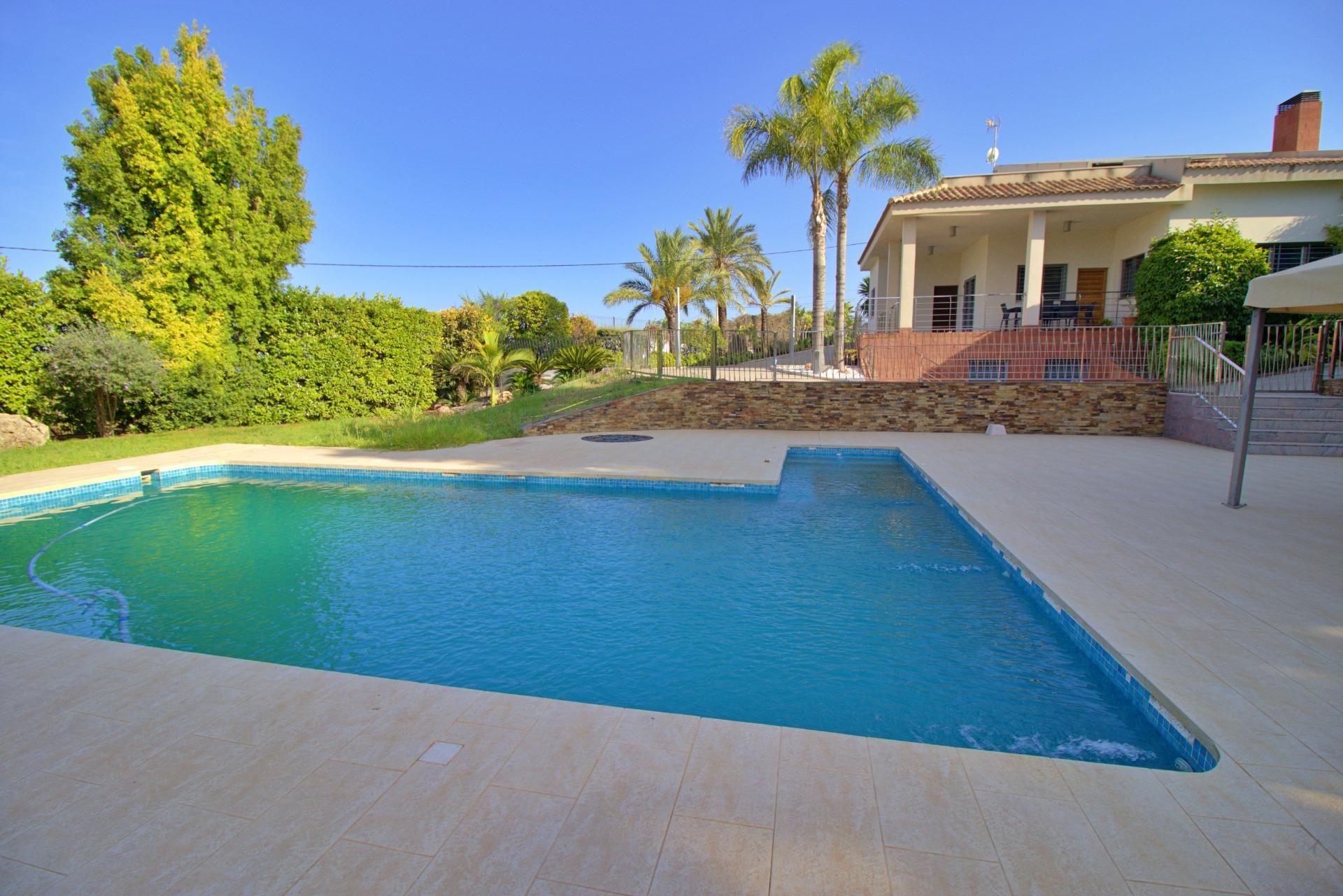 Swimming pool of House or chalet for sale in Elche / Elx  with Private garden and Swimming Pool