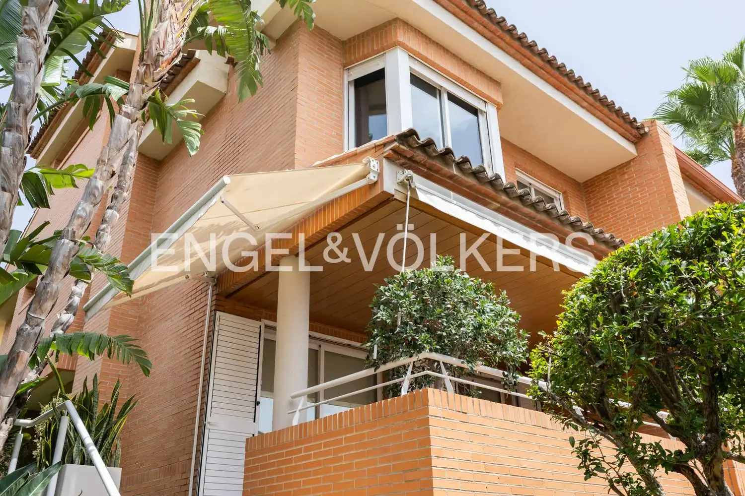 Vista exterior de Casa adosada de lloguer en Valencia amb Aire condicionat, Calefacció i Jardí privat