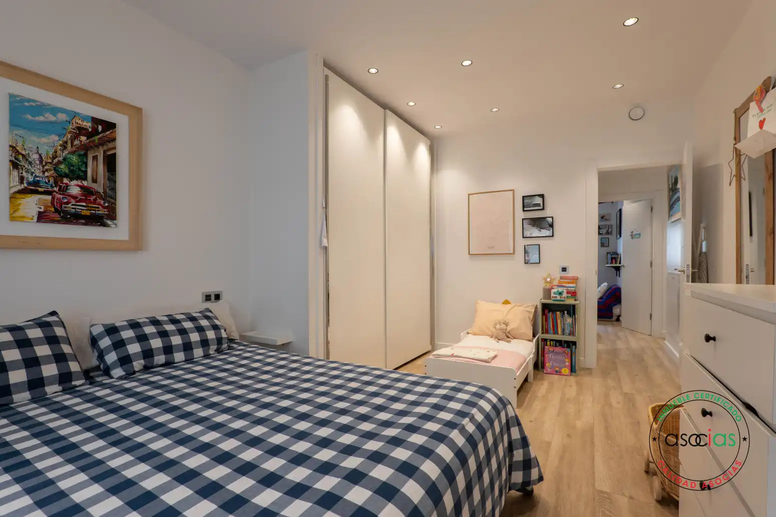 Habitación de Piso en venta en Gijón  con Calefacción, Terraza y Trastero
