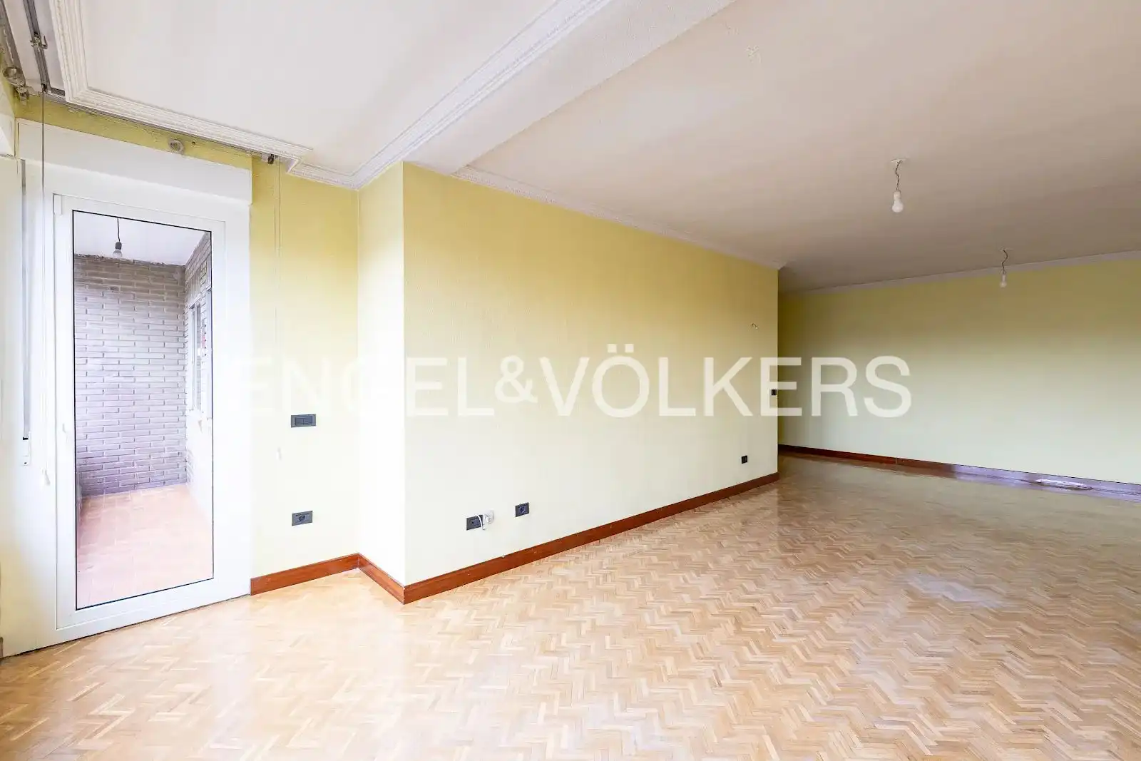 Piso en venta en Madrid con Calefacción, Parquet y Terraza