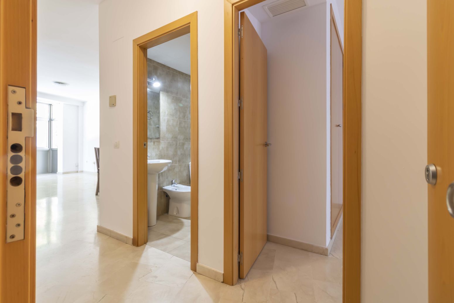 Badezimmer von Wohnung miete in Tomares mit Klimaanlage und Möbliert