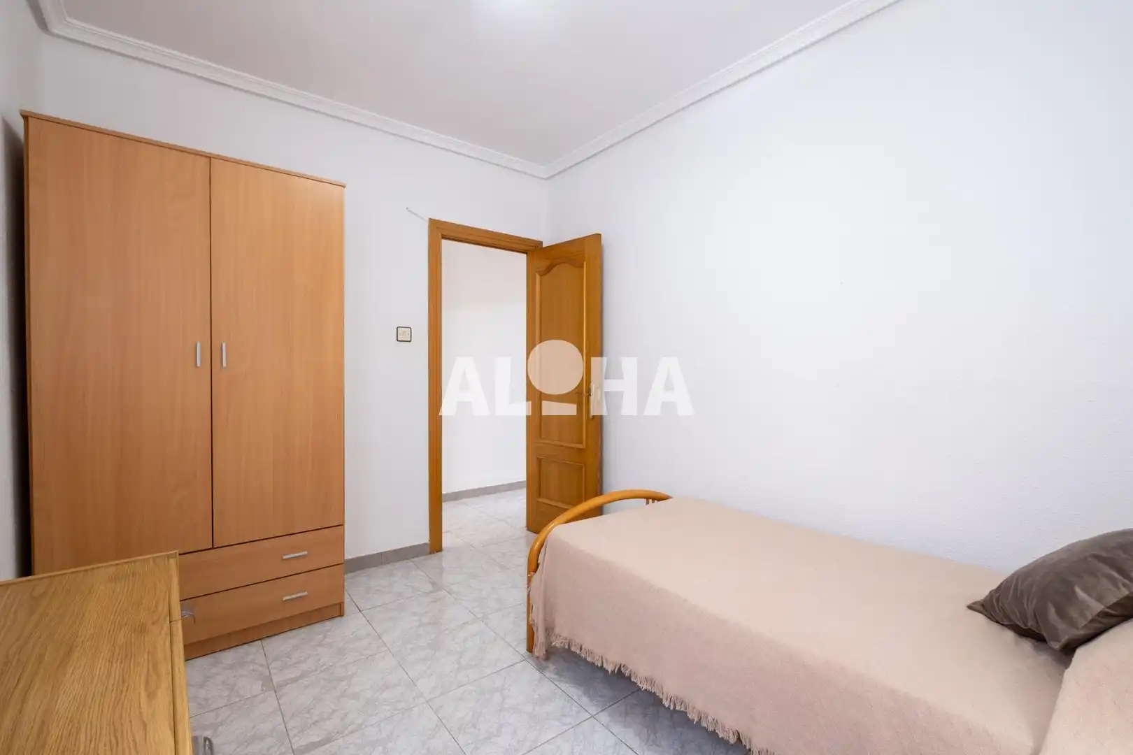 Habitación de Piso de alquiler en Moncada con Aire acondicionado, Amueblado y Balcón