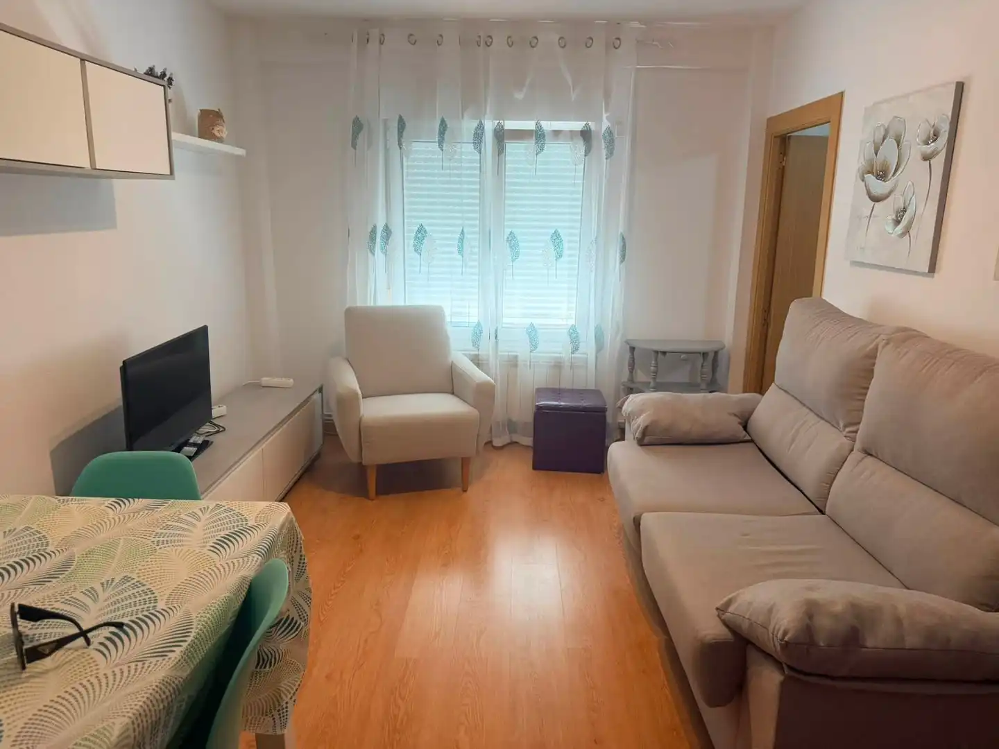 Living room of Flat for sale in Torrelavega   with Heating, Parquet flooring and Furnished