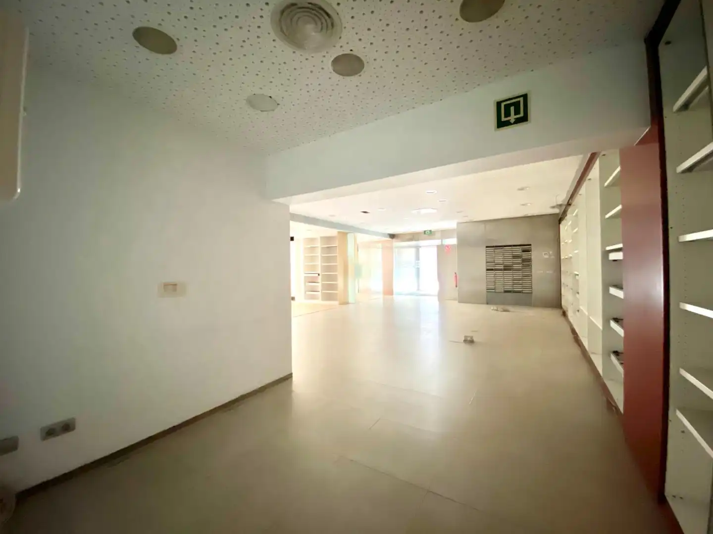 Local comercial en alquiler en Avenida Avenida Condes de San Isidro, imagen 8