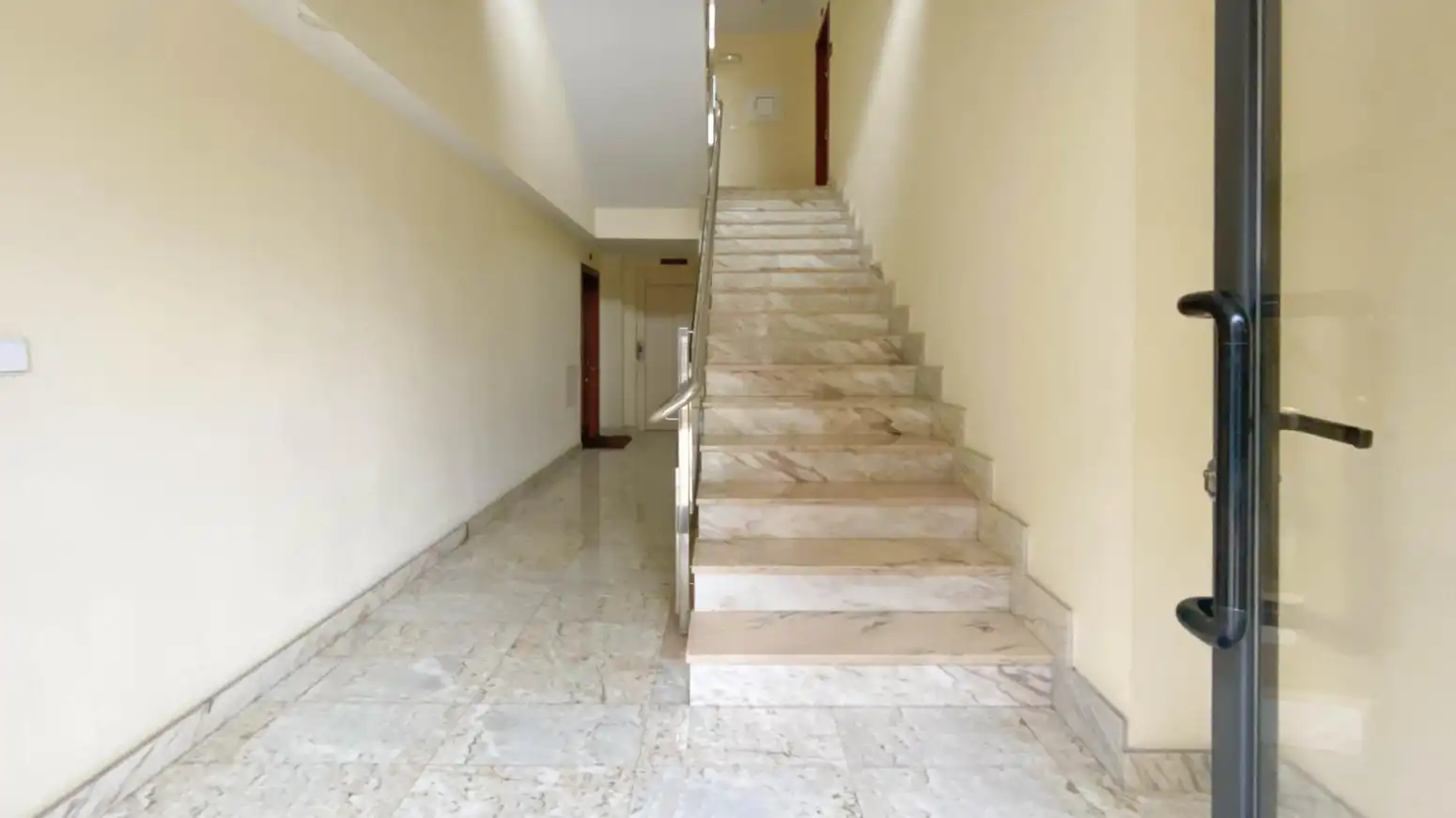 Piso en venta en Santa Cruz de Bezana con Calefacción, Parquet y Terraza
