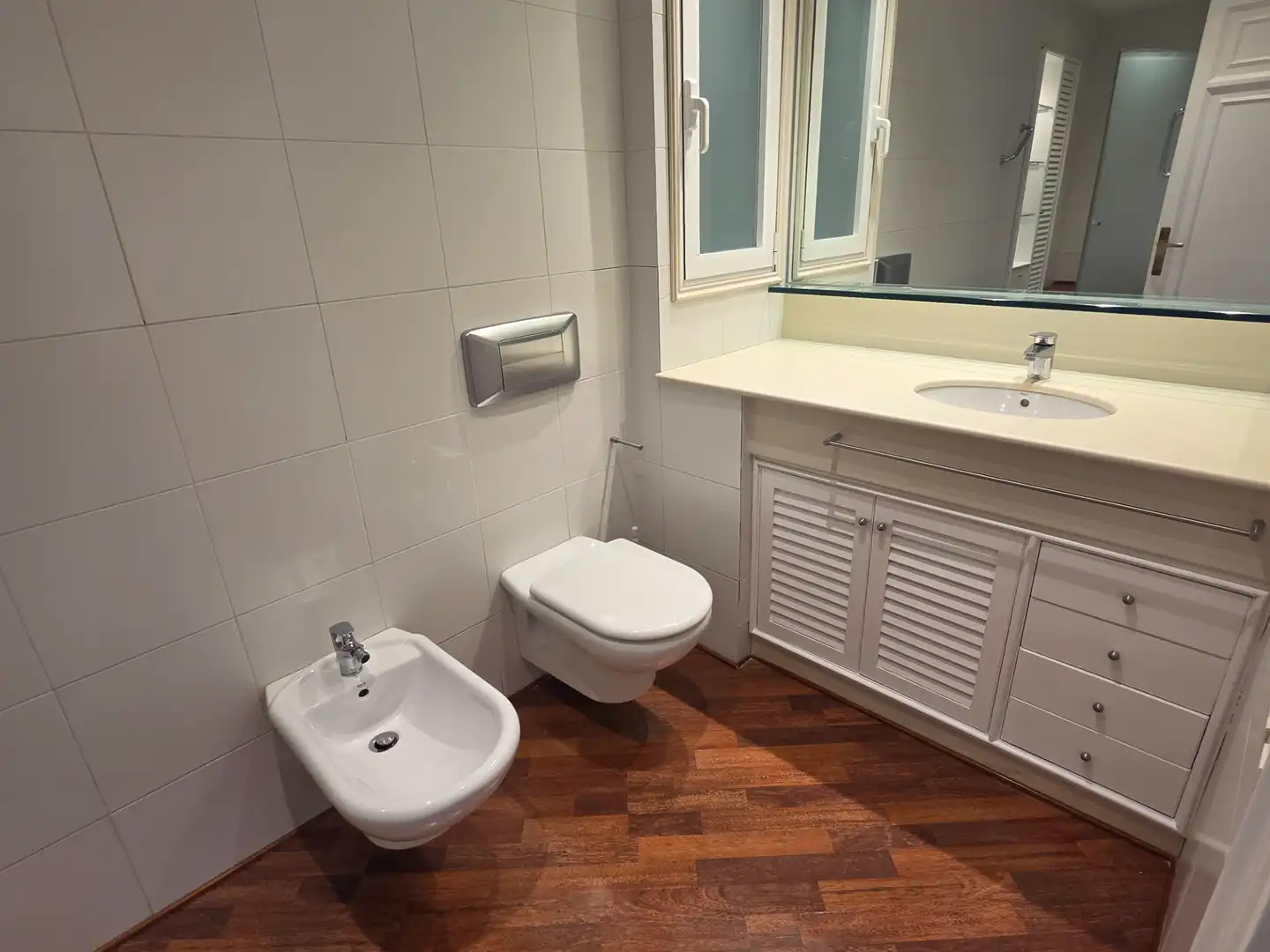Bathroom of Attic for rent in Barcelona  with Air Conditioner, Heating and Parquet flooring