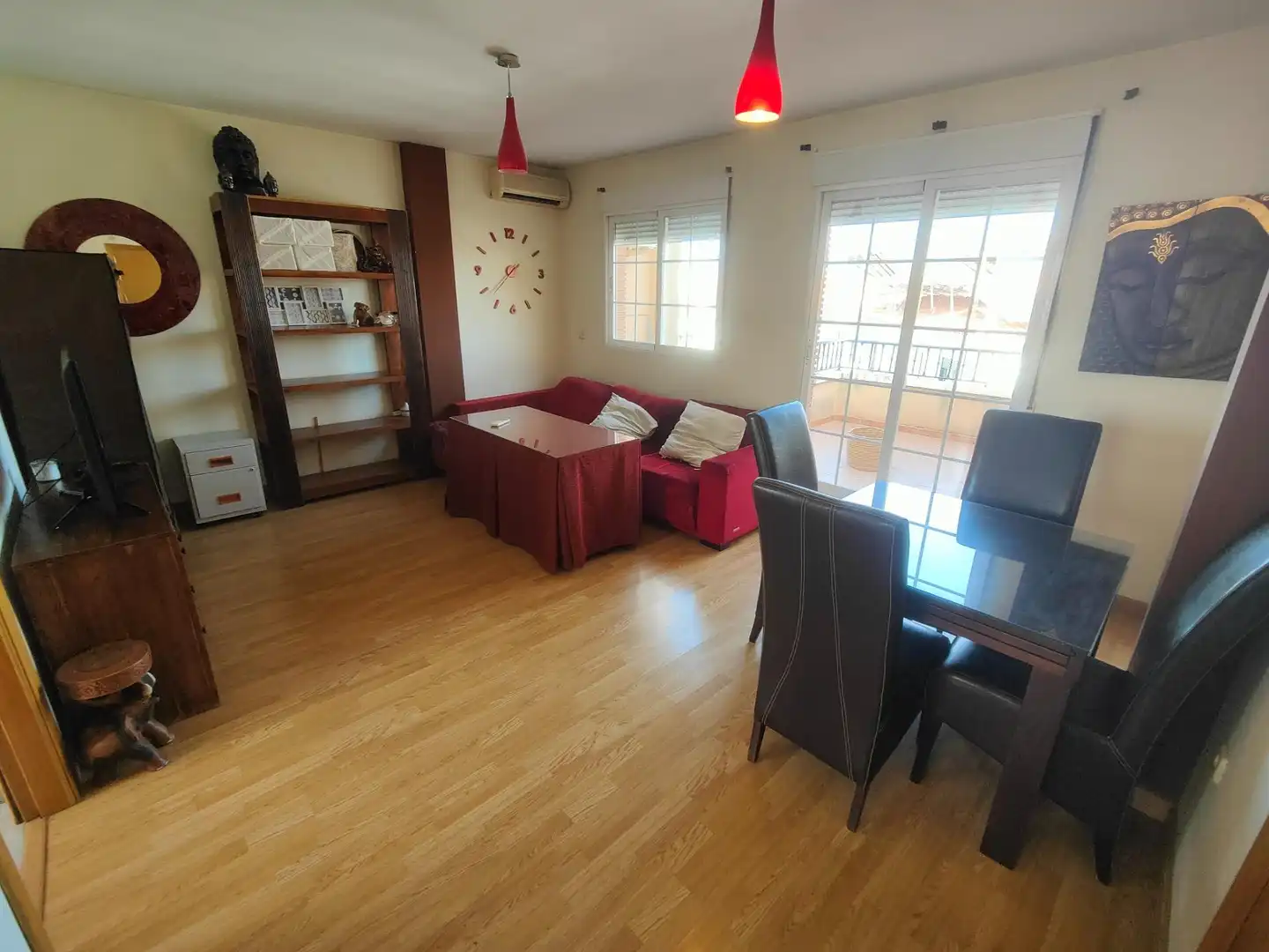 Wohnzimmer von Dachboden zum Verkauf in Las Gabias mit Heizung und Terrasse
