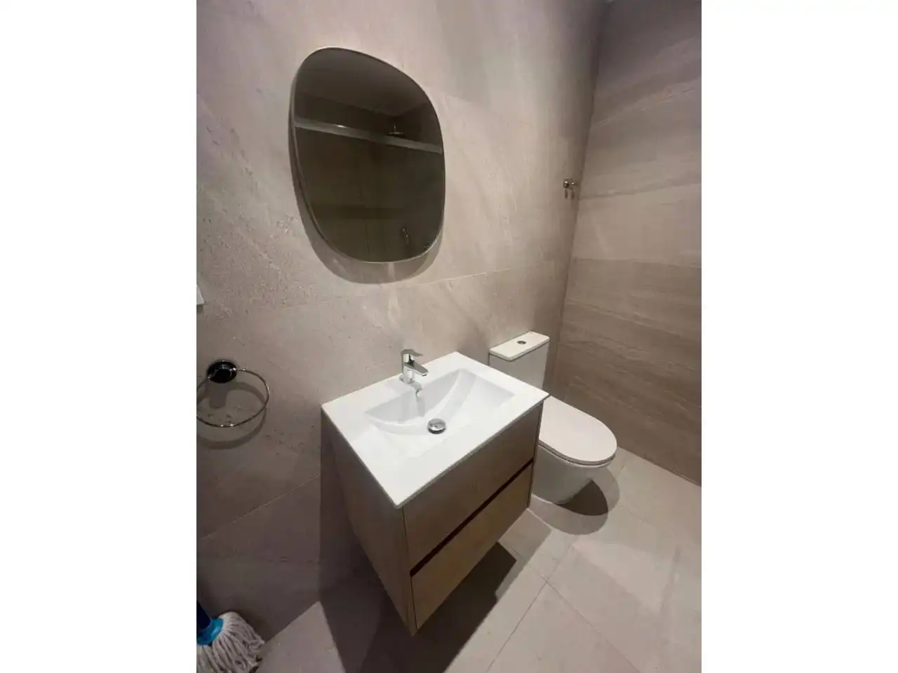 Bathroom of Apartments for sale in Barcelona  with Air Conditioner, Parquet flooring and Furnished