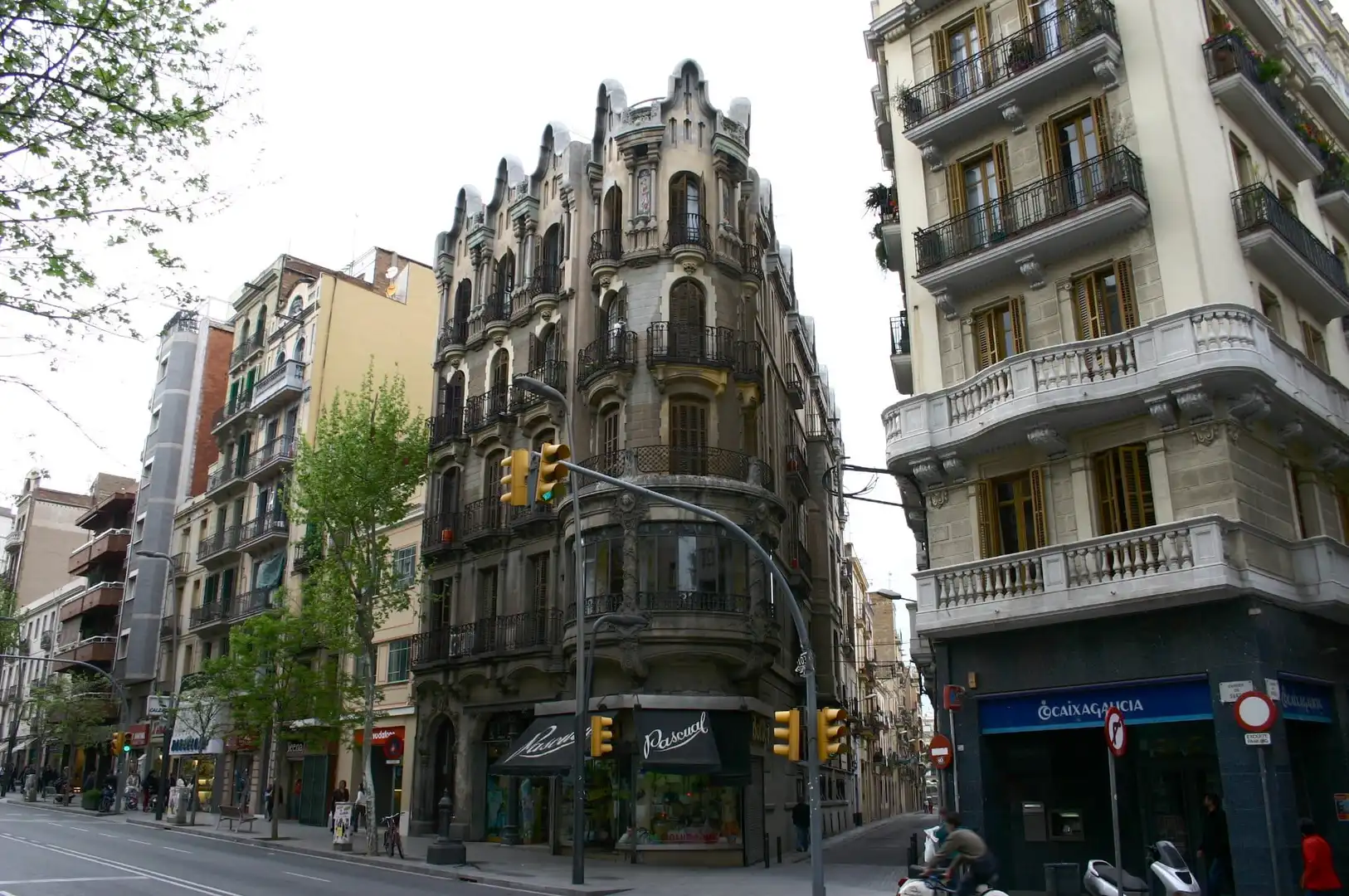 Vista exterior de Pis en venda en Barcelona amb Calefacció i Terrassa