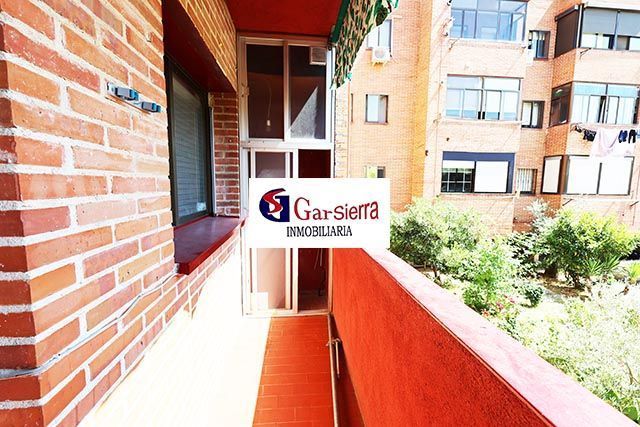 Vista exterior de Piso en venta en San Martín de Valdeiglesias con Calefacción