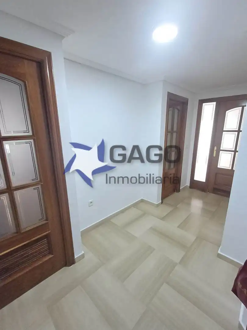Wohnung zum Verkauf in Córdoba mit Klimaanlage, Heizung und Terrasse