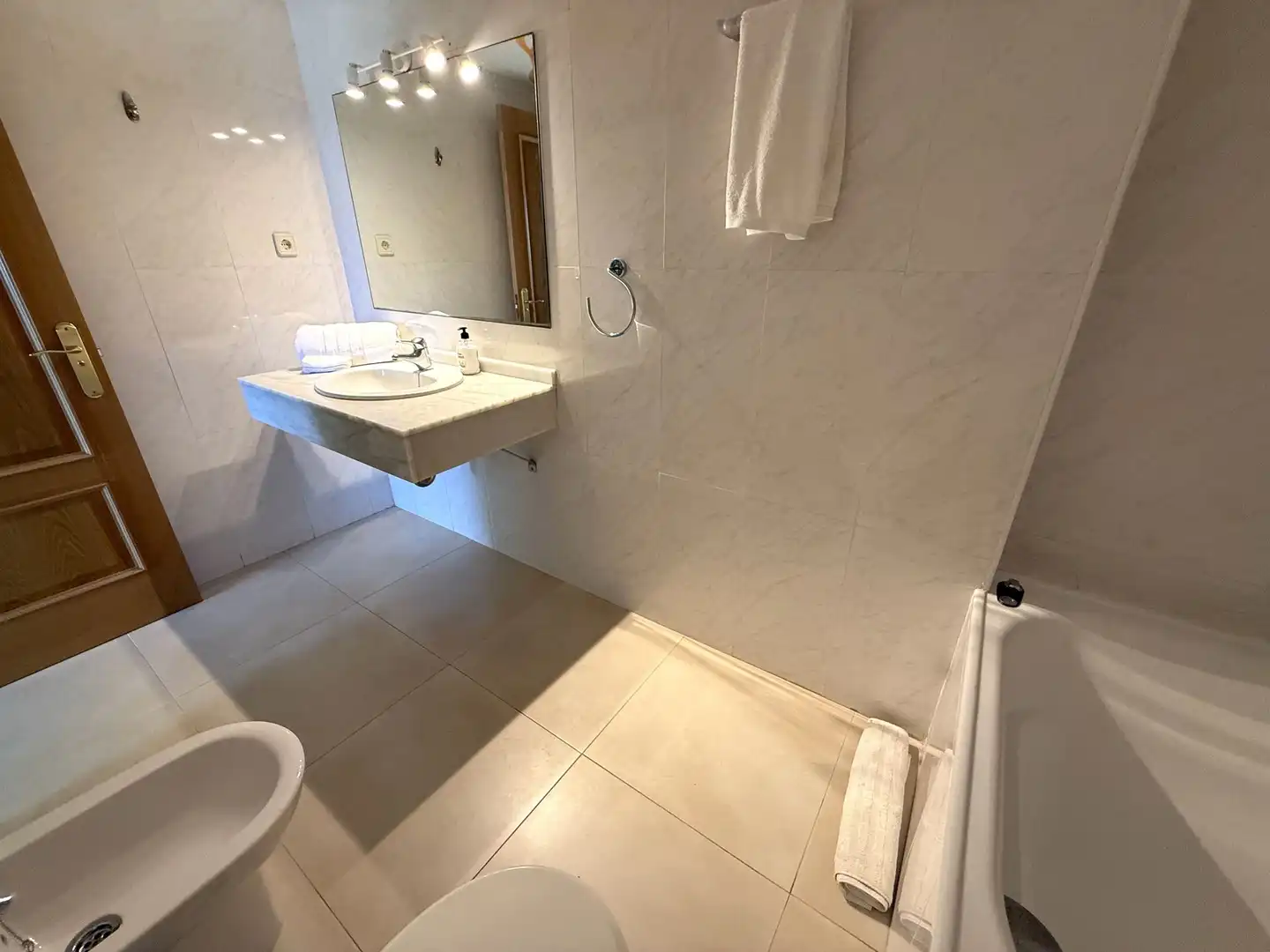 Bany de Apartament en venda en Eivissa amb Aire condicionat, Calefacció i Jardí privat