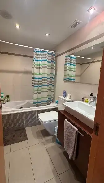 Bany de Pis en venda en Castellón de la Plana / Castelló de la Plana amb Moblat i Balcó