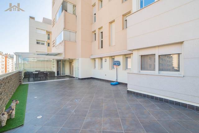 Piso en Venta en Calle de Valcarlos en Las Tablas