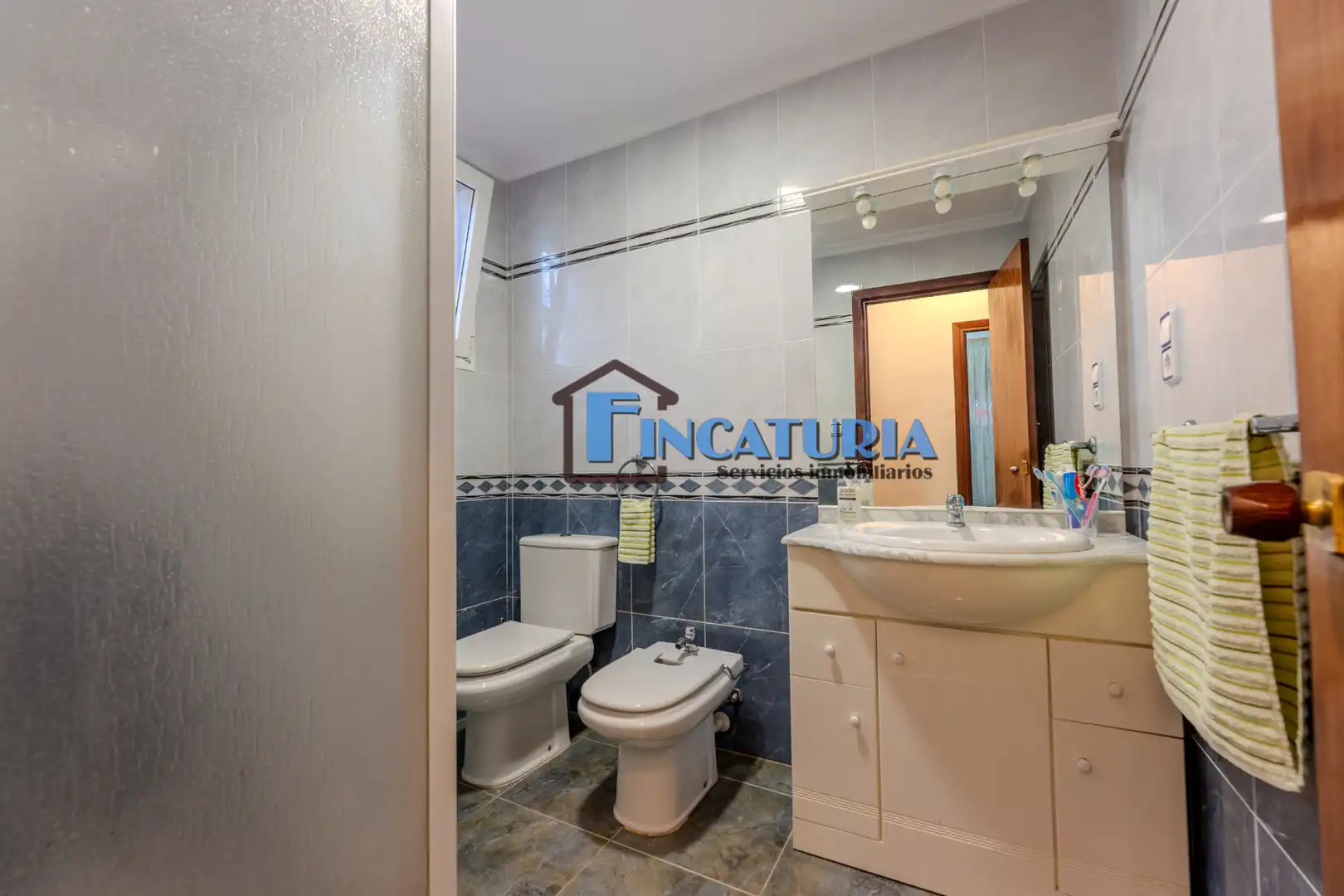 Baño de Finca rústica en venta en Manises con Jardín privado y Terraza