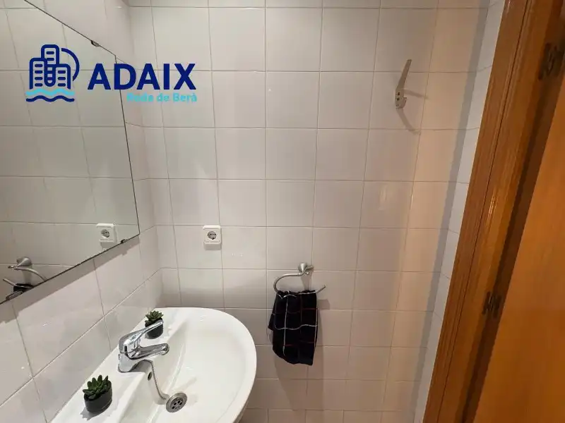Bathroom of Commercial properties for rent in Roda de Berà  with Air Conditioner