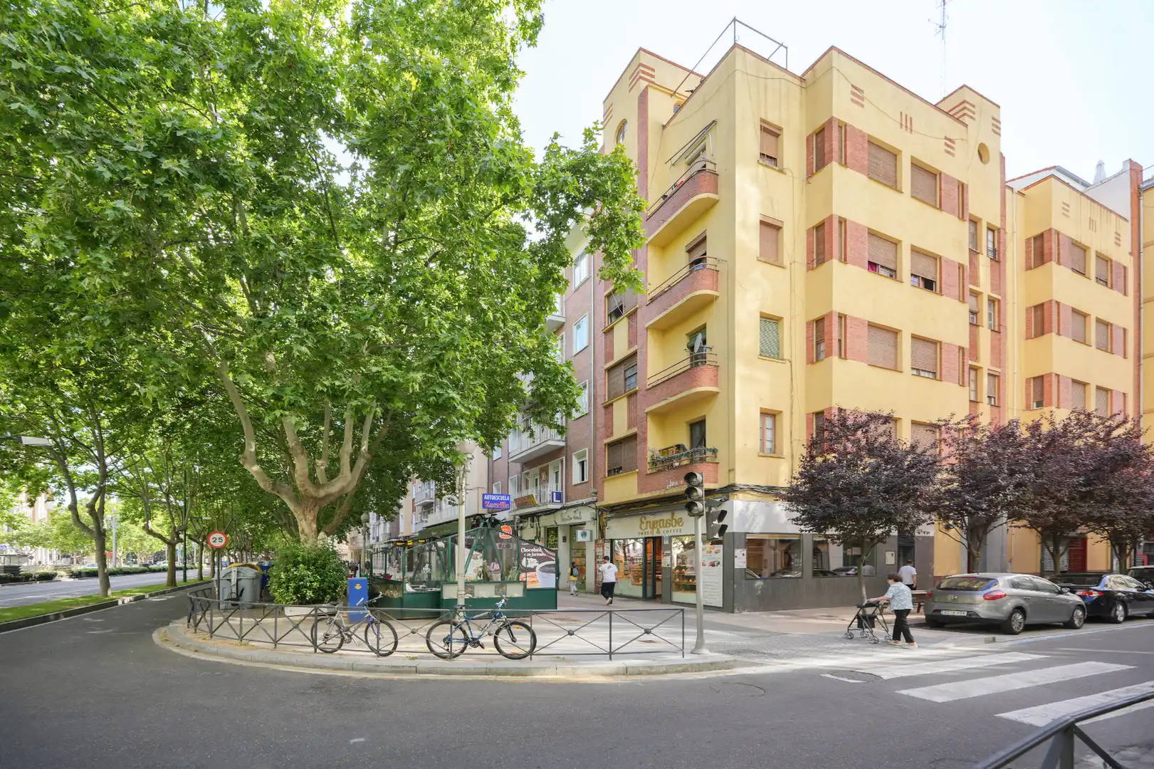 Außenansicht von Wohnung zum Verkauf in Valladolid mit Heizung, Parkett und Ofen