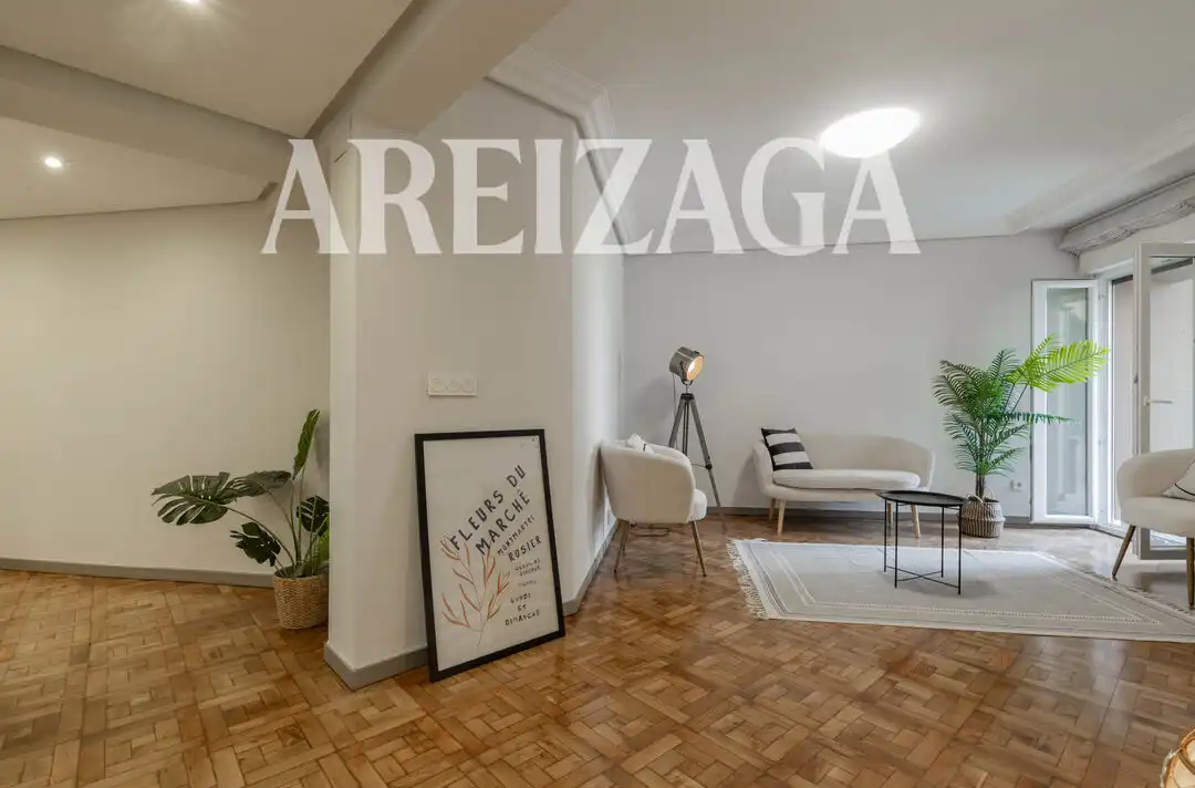 Piso en venta en Donostia - San Sebastián  con Calefacción, Terraza y Balcón