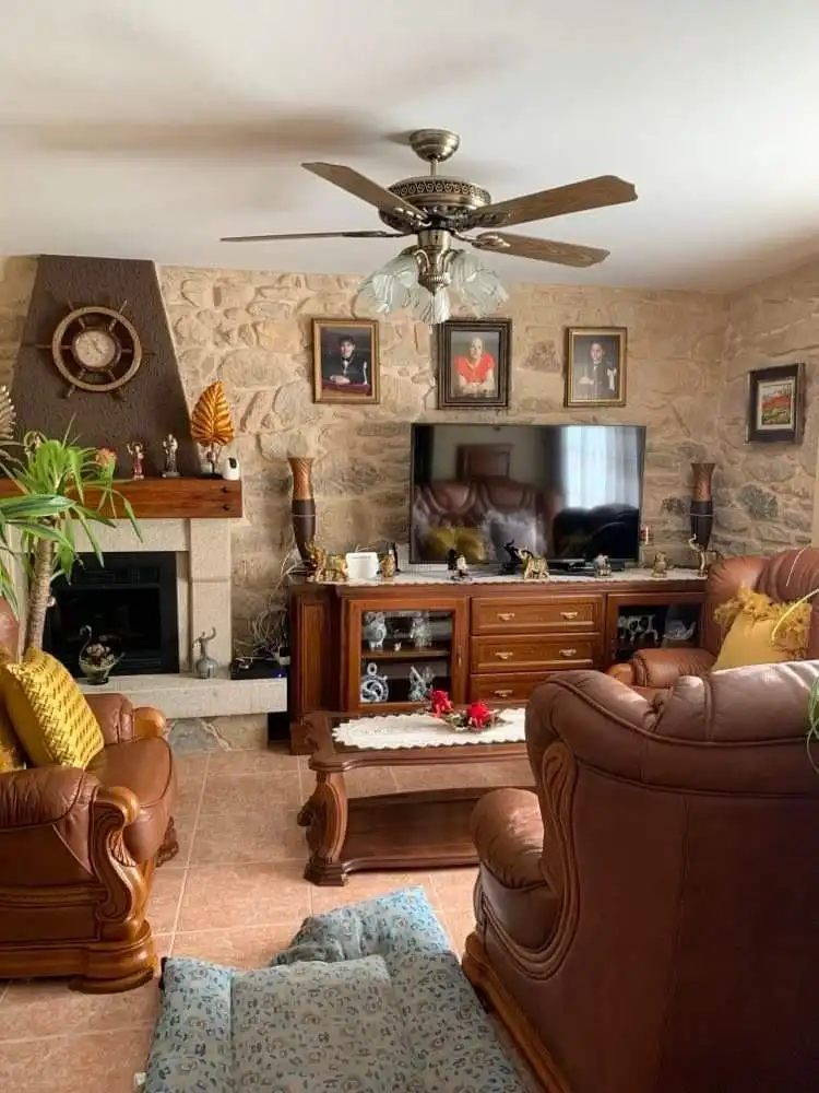 Sala d'estar de Casa o xalet en venda en Muros amb Aire condicionat, Calefacció i Jardí privat