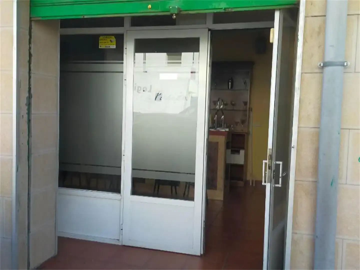 Local en venda en Linares amb Aire condicionat i Moblat