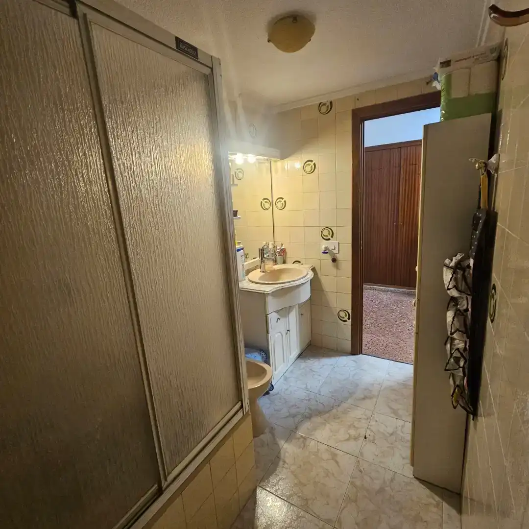 Bathroom of Flat for sale in Elda  with Air Conditioner, Storage room and Furnished