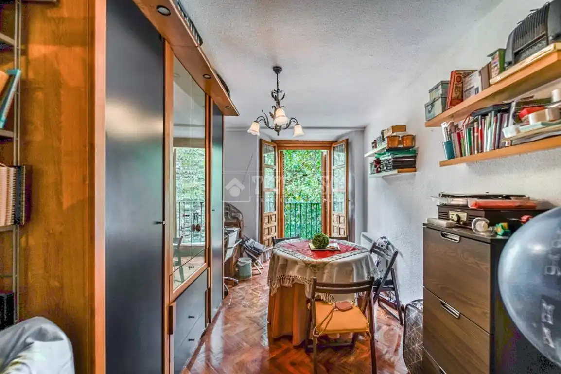 Habitación de Piso en venta en Madrid con Parquet y Balcón