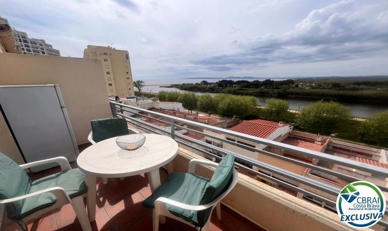 Terrassa de Estudi en venda en Empuriabrava amb Moblat