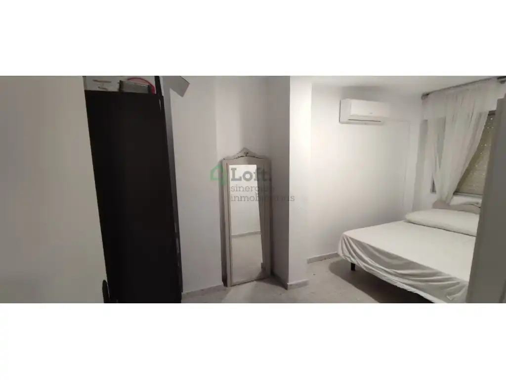 Dormitori de Apartament de lloguer en Badajoz amb Aire condicionat, Moblat i Rentadora