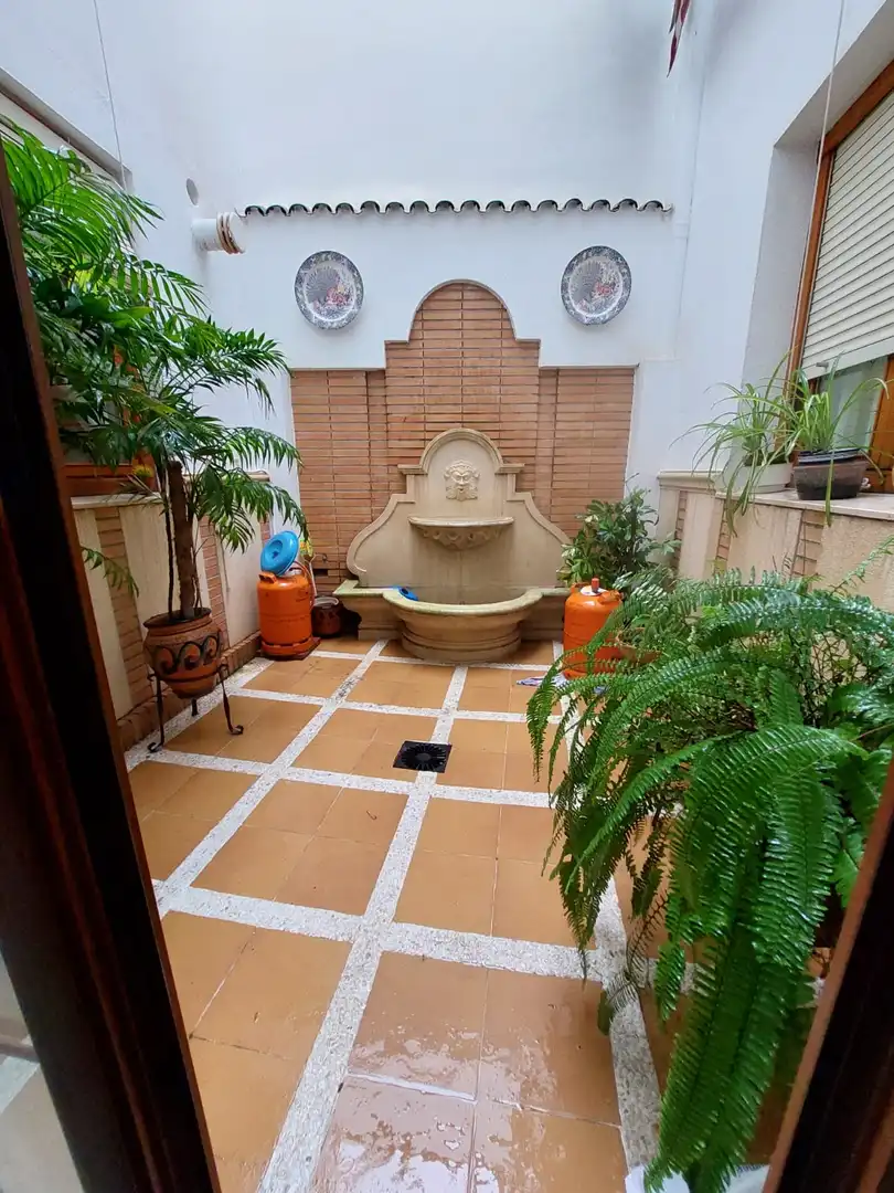 House with terrace for sale in San Francisco