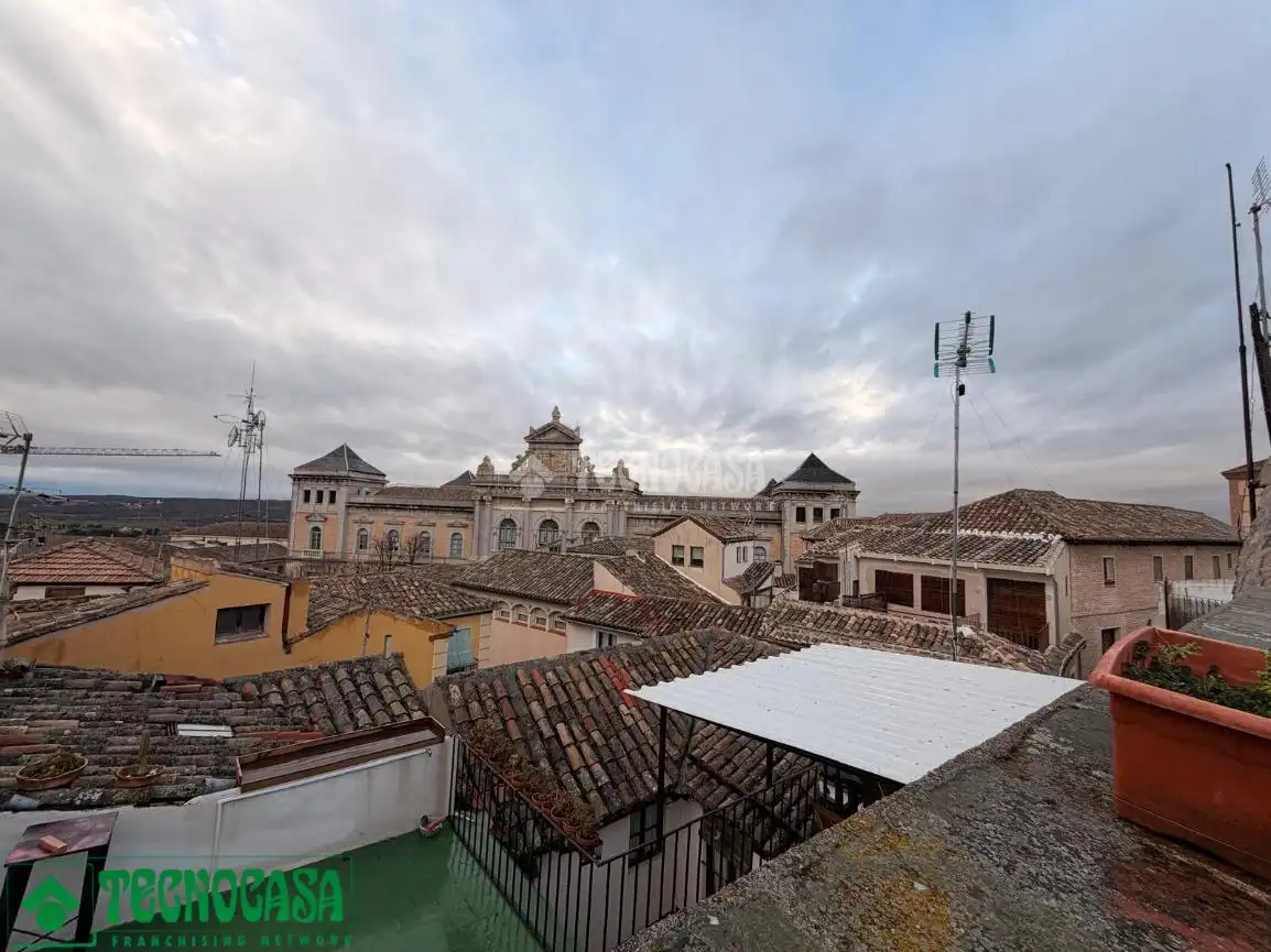 Außenansicht von Gebäude zum Verkauf in Toledo