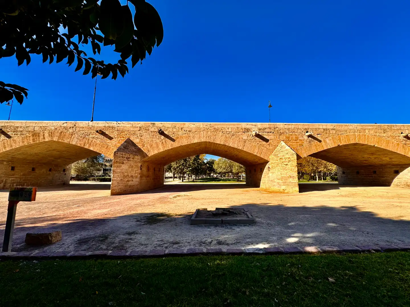 Vista exterior de Casa o chalet en venta en Valencia con Terraza y Balcón
