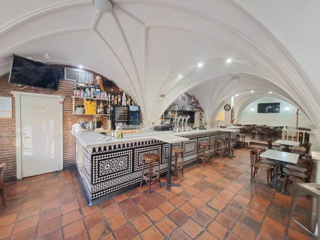 Local comercial en Alquiler en Parque Virgen Del Manzano en Reyes Católicos