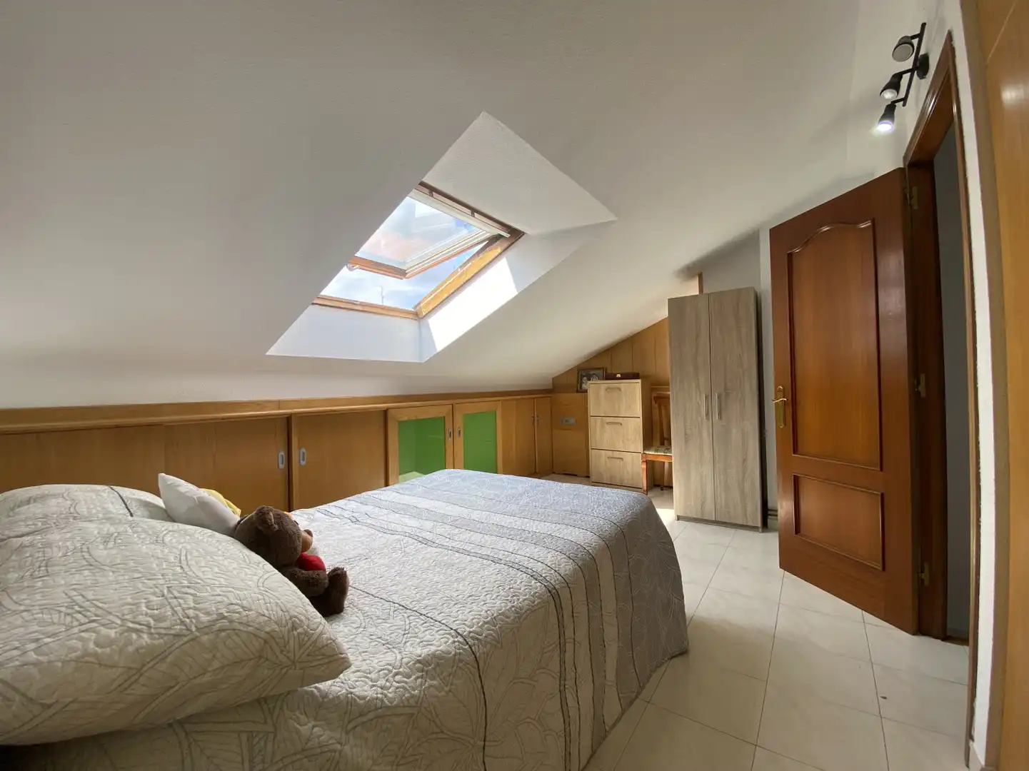 Habitación de Piso en venta en Torrelavega  con Calefacción, Parquet y Terraza