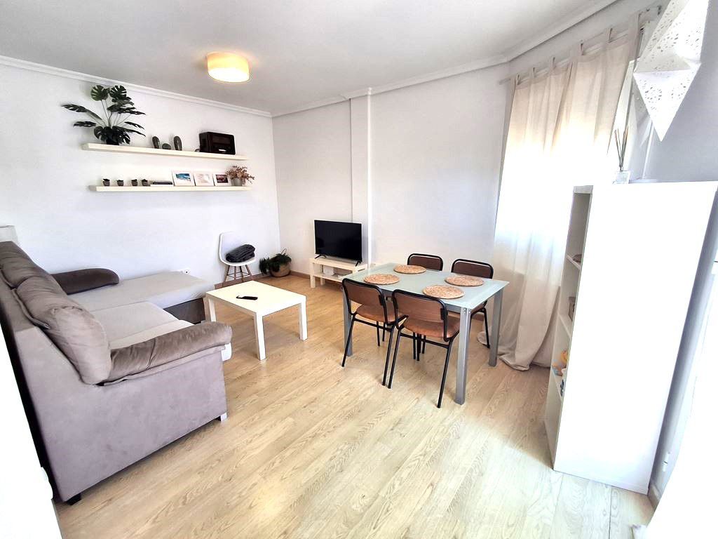 Sala de estar de Ático en venta en La Roda con Calefacción, Terraza y Trastero