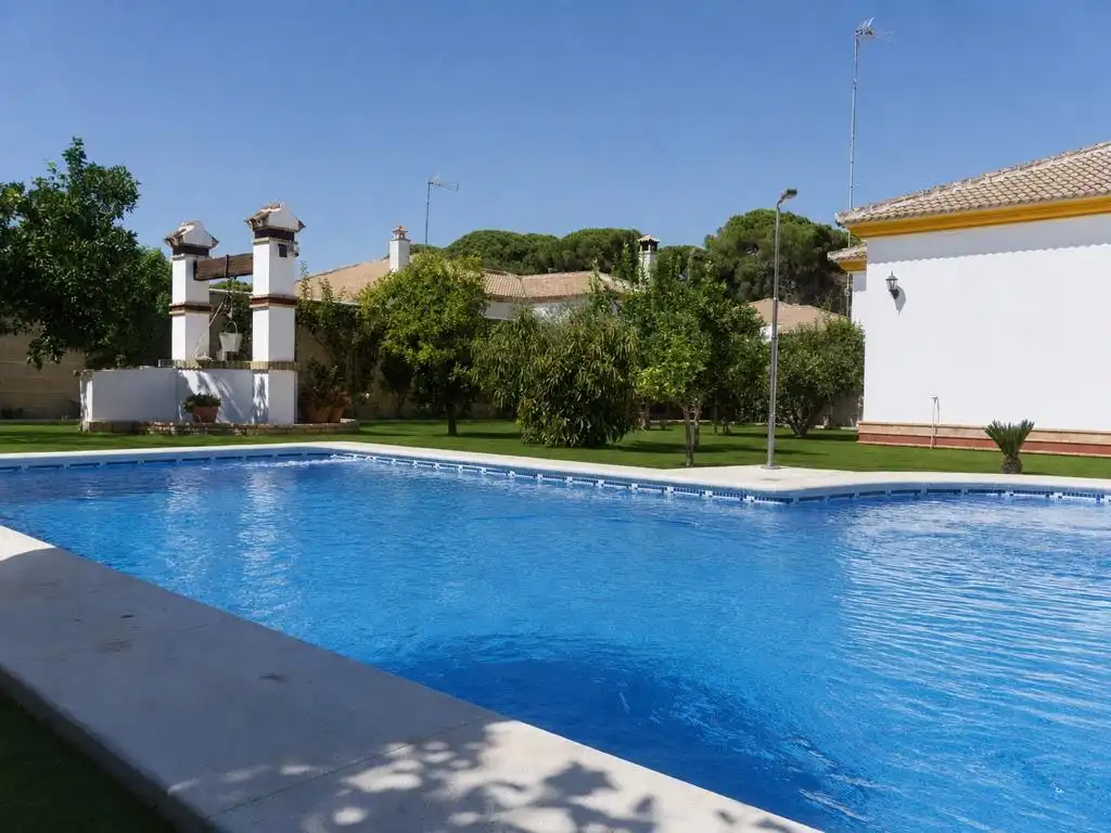 Piscina de Casa o chalet en venta en Hinojos con Aire acondicionado, Jardín privado y Terraza
