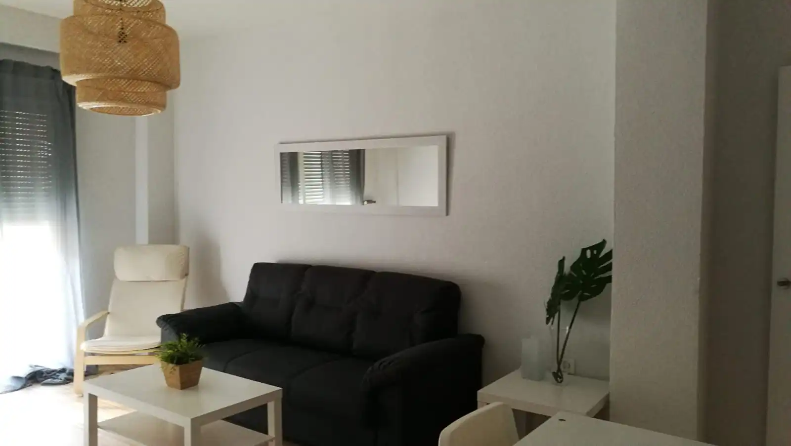 Living room of Flat for rent in Granada  with Air Conditioner, Heating and Furnished