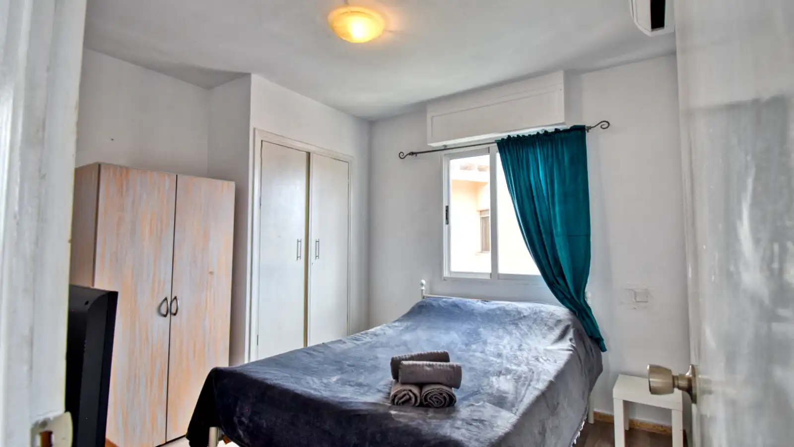 Schlafzimmer von Haus oder Chalet zum Verkauf in Gandia mit Klimaanlage, Heizung und Privatgarten
