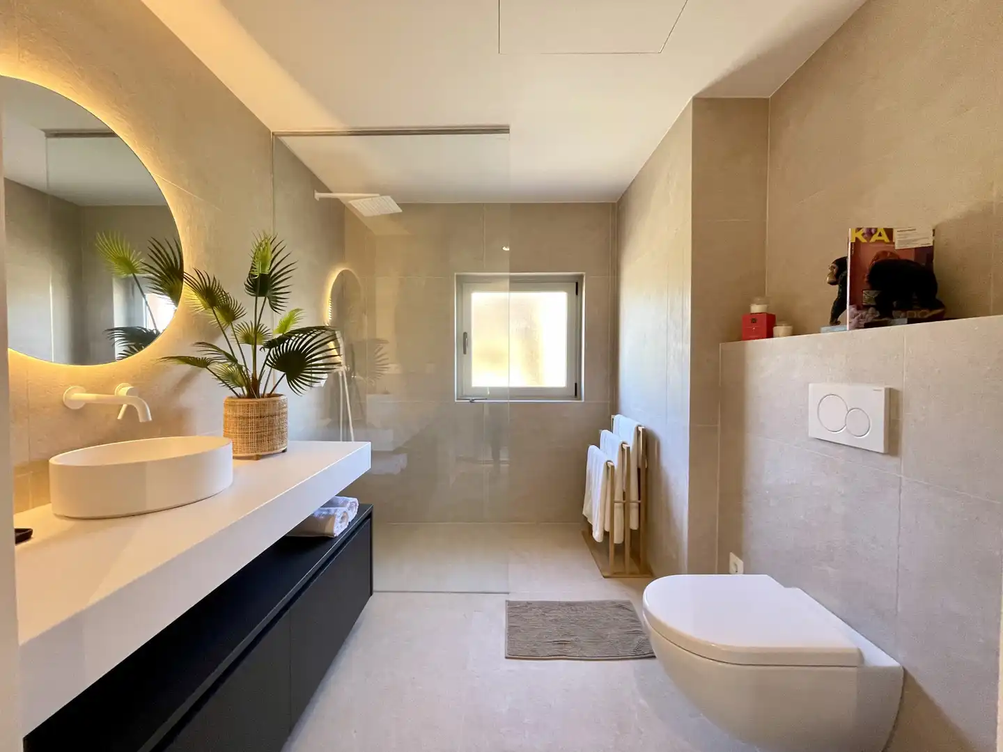 Baño de Apartamento en venta en Sotogrande con Aire acondicionado, Piscina y Balcón