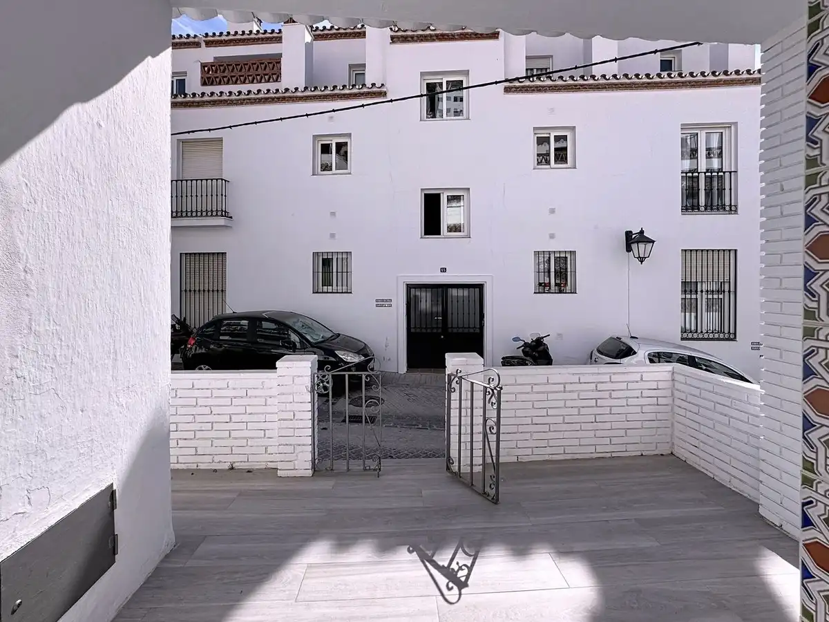 Außenansicht von Einfamilien-Reihenhaus zum Verkauf in Mijas mit Klimaanlage, Heizung und Terrasse