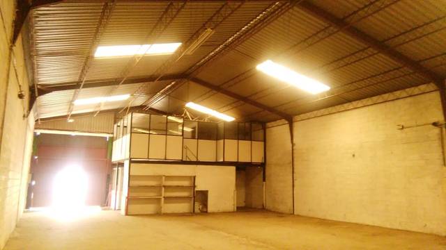 Nave industrial en Alquiler en Palmete